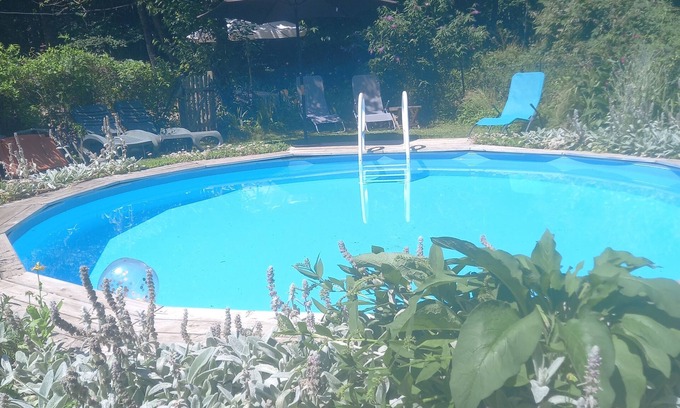 Brux Maison | Bungalow avec gîte attenant d'une chambre. Avec piscine privée isolée. 8 personnes