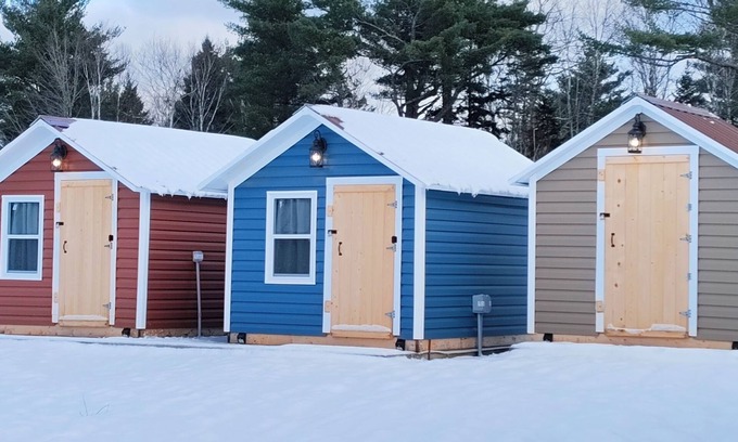 Smiths Corner Cabine | Bunkie Cabin(dbl bed with dbl Bunkie bed) close to Lakes,Zipline,Ski & Vineyards