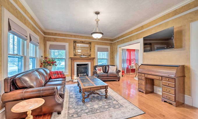 Burgaw Maison | Burgaw House w/ Large Covered Porch & Swing!