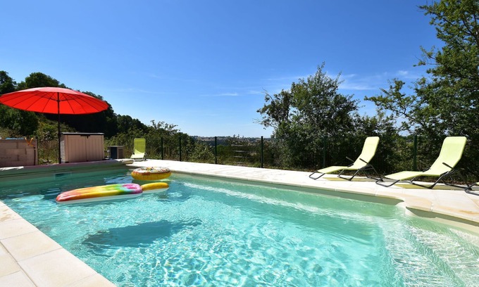 Cuzy Maison | Maison de vacances attrayante à Cuzy avec piscine