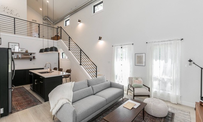 Cedar Rapids Maison | Burnett Cottage OG Cedar Rapids Downtown