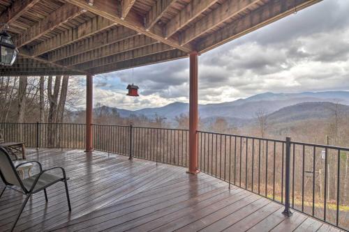 Burnsville Appartement | Burnsville Apt with Deck in Pisgah National Forest
