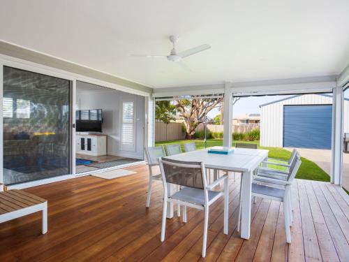 Culburra Beach Maison | Burra Days I Pet Friendly I 10 mins Walk to the Beach