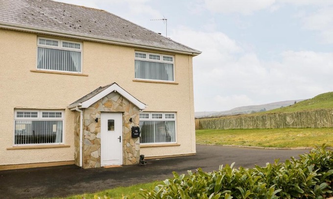 Coleraine Maison | Burrenmore Retreat