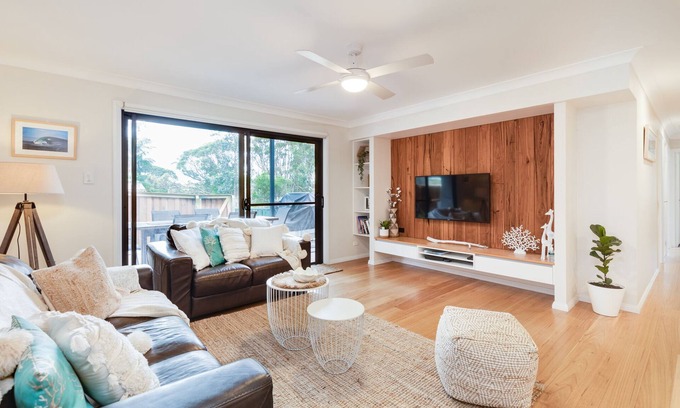 Burrill Lake Maison | Burrill Lake - Self Contained Guest Suite - Rear Access to Beach