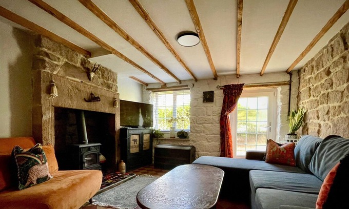 Cromford Appartement | Burtys Snug Cromford UNESCO Peak District central village studio - Pet Friendly