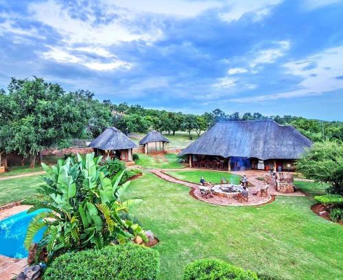 Lepele-Nkumpi Cabine | Bush Willow Lodge - Al Thandiwe
