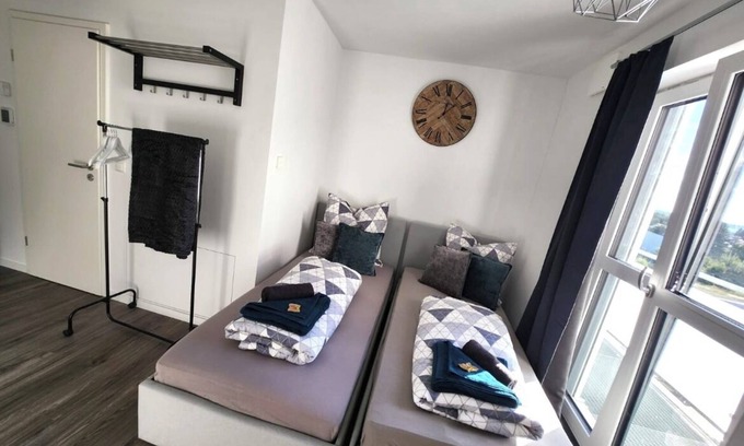 Neusaess Appartement | Business apartment with WIFI, elevator & free parking