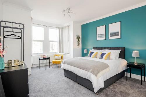 Cranbrook Appartement | Business & Leisure 2 BR & Parking by Damask Homes