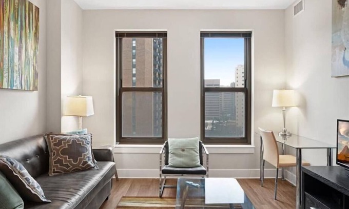 Reston Appartement | Business Traveler Friendly w desk & Wi-Fi | Fairfax County