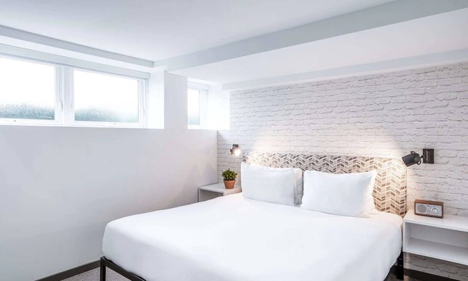 Foggy Bottom Hôtel | Buzz Queen, Hotel Hive, Ensuite Comfort, Lively Locale