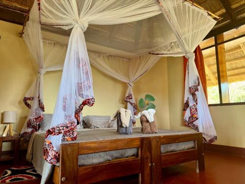 Pakwach Cabine | Bwana Tembo Safari Camp