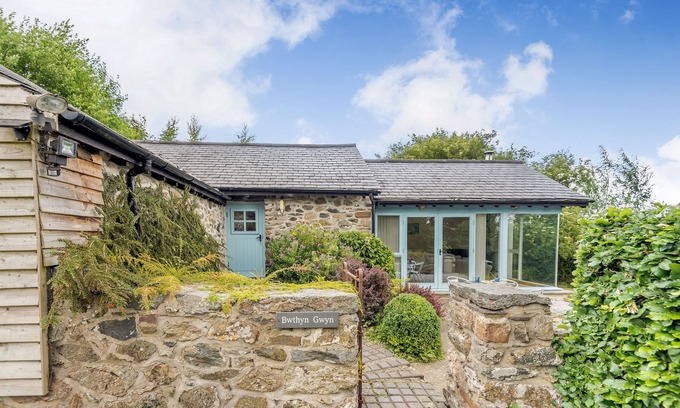 Llanfairpwllgwyngyll Cottage | Bwthyn Gwyn, PENMYNYDD