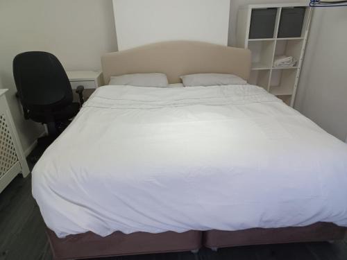 Luton Maison | Byron View House R6