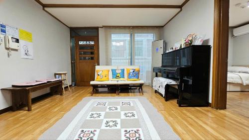 Myeongdong Maison | Byulchae Guest House - Foreigner Only