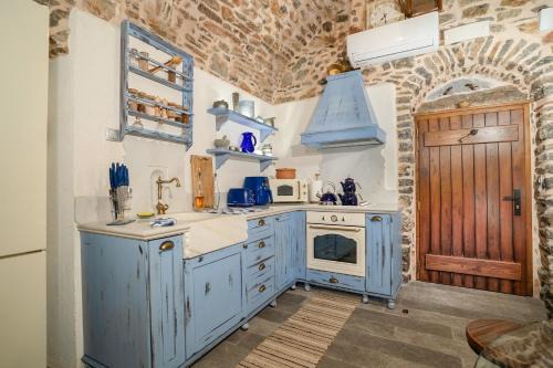 Mesta Maison | Byzantine Home in the Castle