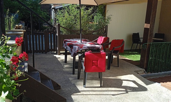 Decazeville Appartement | Côté jardin à Decazeville