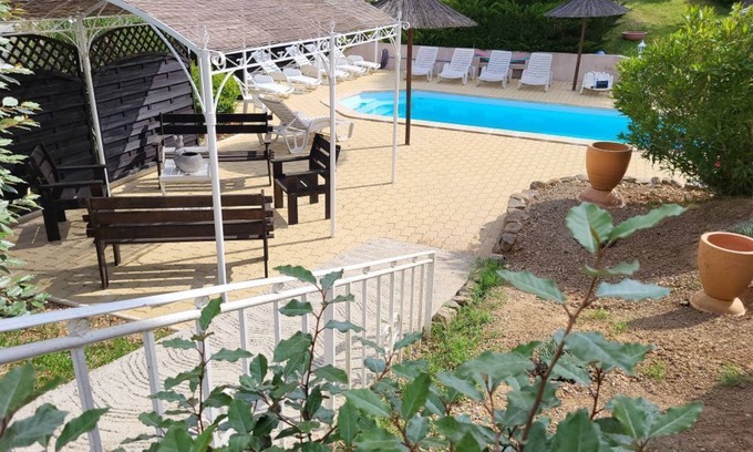 Les Esterets du Lac Villa | Var Gite F2 les Lavandes 2pers : Animaux et personne suppl accord propriétaire