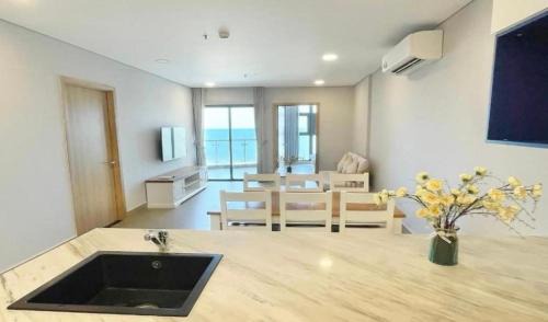 Vung Tau Appartement | Căn hộ du lịch 2 phòng ngủ Aria Vũng Tàu Hotel & Villa Resort, Hồ bơi và bãi tắm riêng miễn phí, 30m ra biển