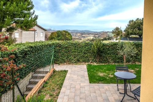 Camerano Appartement | C012 - Camerano, bilocale con doppi servizi e giardino panoramico