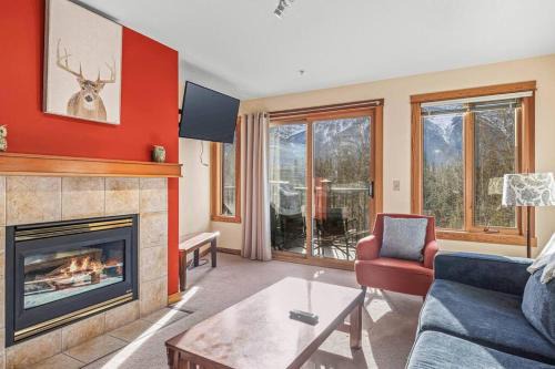 Canmore Appartement | C303 Hidden Gem with MTN andCreek View, Quiet and Private