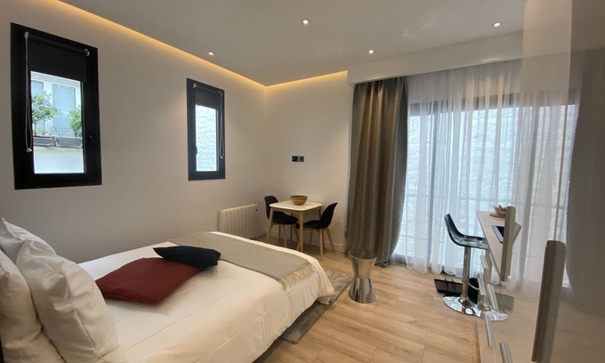 15th Arrondissement Appartement | C8 Mini Studio Design 175Blo-Paris Convention