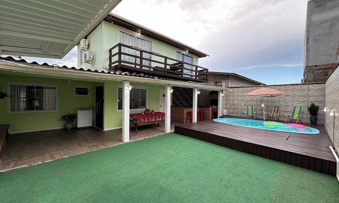Florianopolis Maison | Casa com Piscina em Florianópolis, a 9 Minutos do Aeroporto- Para até 14 Pessoas