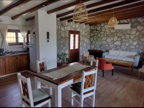 Villa Icho Cruz Chalet De Ski | Cabaña de piedra Los Crespines