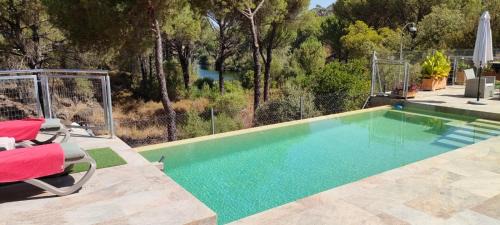 Las Jaras Chalet De Ski | CABAÑA DE MADERA JUNTO AL LAGO LAS JARAS