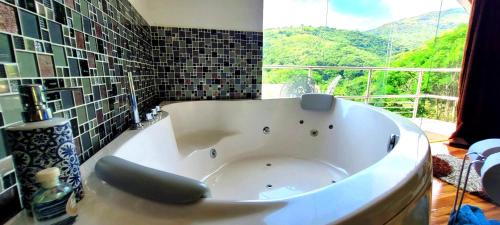 Sopetran Appartement | Cabaña en el Aire con jacuzzi a 5min del Pueblo
