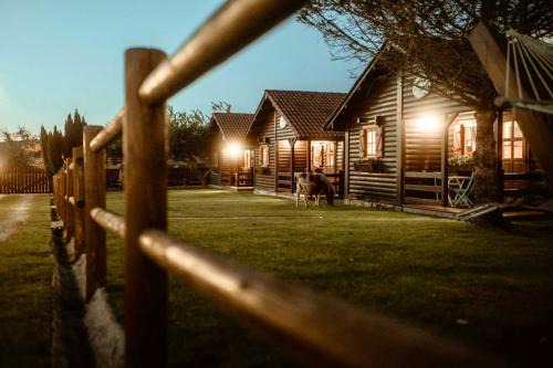 Lires Maison | Cabañas de Lires