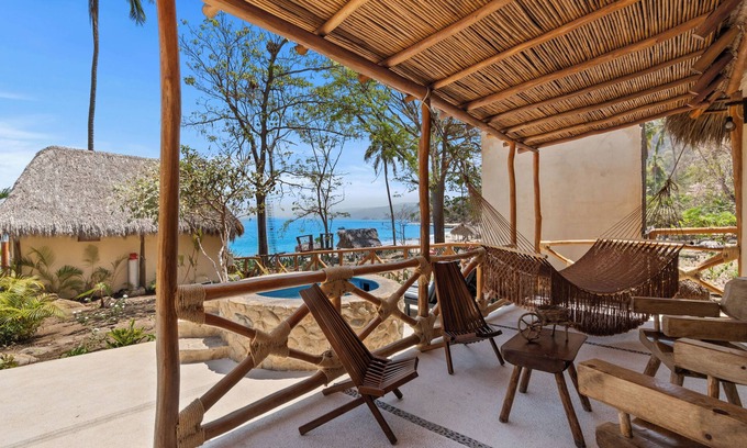 Puerto Vallarta Cabine | Cabañas Panchos Paradise