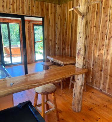 Hornopiren National Park Maison | Cabañas vista al río