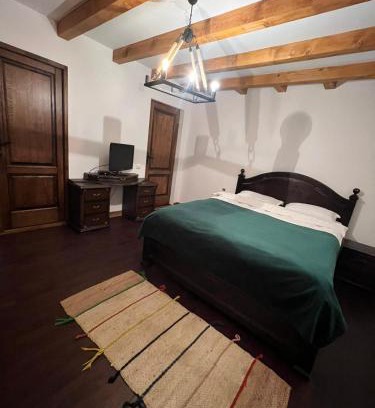 Busteni Cabine | Cabana Laptici - statiunea Pestera-Padina, Bucegi