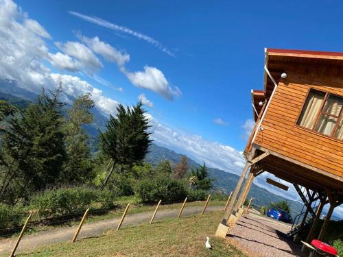 Canton Leon Cortes Castro Chalet De Ski | Cabaña Princesa Roja - PERFECT view of the valley!