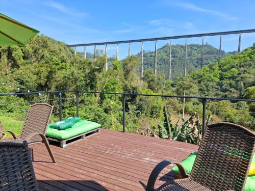 Vespasiano Correa Maison | Cabanas V13, segundo maior viaduto do mundo! Com ar