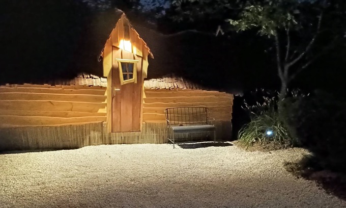 Servignat Cabine | Cabane enchantée type mobil-home au cœur de la nature bressane