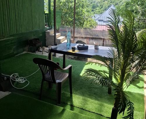 Gura Teghii Maison | CABANUȚA de sub Masivul Penteleu
