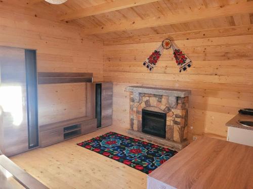 Racovita Maison | Cabanuta Din Deal