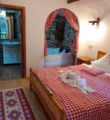Oestii Paminteni Autre | CABANUTE si CAMPING DRACULA