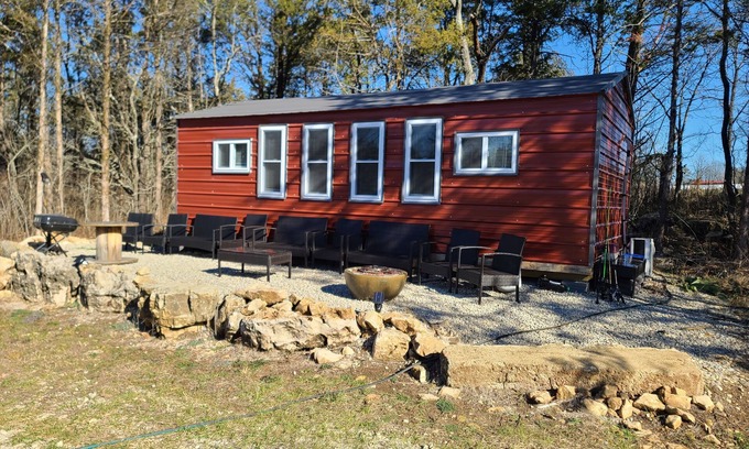 Leadwood Cabine | Cabin 1 at the Pallet Factory