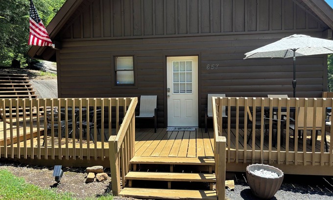 Clear Creek Cabine | {CABIN #1 of 4} "THE PEACEFUL CABIN" PET FRIENDLY!