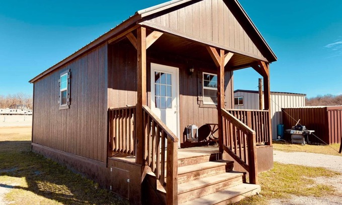 Bridgeport Station Balnéaire | Cabin 1: Your Secluded Lakeside Escape in Bridgeport, TX