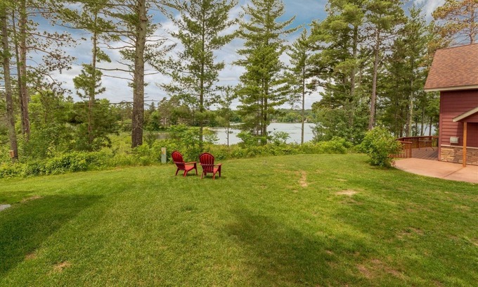 Walker Cabine | Cabin 106 - Open Loft/ Modern, Clean, Comfortable