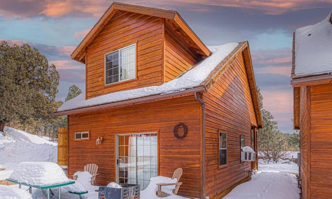 Christopher Creek Chalet De Ski | Cabin#2 Elk Hallow - Pet Friendly - Sleeps 6 - Playground & Game Room