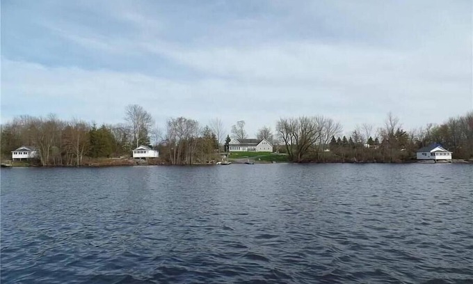 Brier Hill Cabine | Cabin 2 w/ Private Dock on Black Lake *GORGEOUS VIEW*