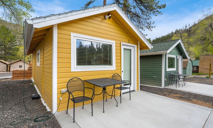 Poudre Park Cabine | Cabin 2- Youngs Gulch