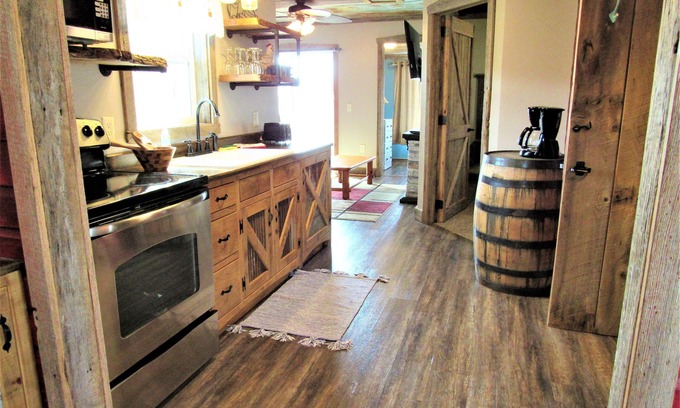 Murray Cabine | Cabin 3 at Kentucky Lake's Lynnhurst Family Resort