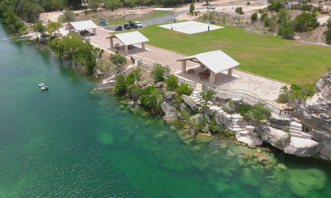 Camp Wood Cabine | The Riv: Chalet 4 sur 4 sur la rivière Nueces, à 5 minutes au sud de Camp Wood
