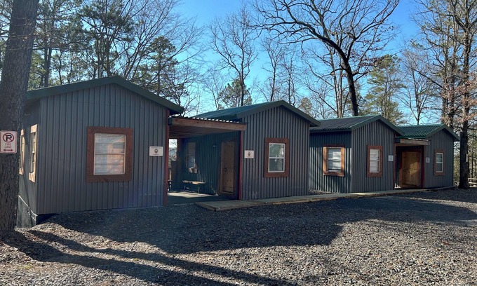 Hatfield Location De VR | Cabin 4 - Rustic Mountain Cabin - Up to 4 persons